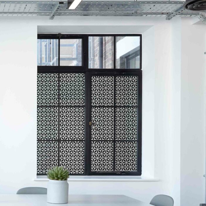 stickpretty_privacy_window_film_geo_flora_bk.jpg stickpretty_privacy_window_film_geo_flora_bk.jpg