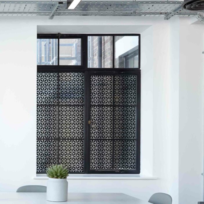 stickpretty_sheer_privacy_window_film_geo_flora_bk.jpg stickpretty_sheer_privacy_window_film_geo_flora_bk.jpg